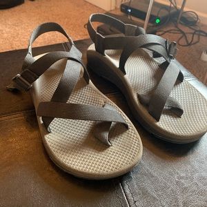 Men’s size 9 Black Chaco’s